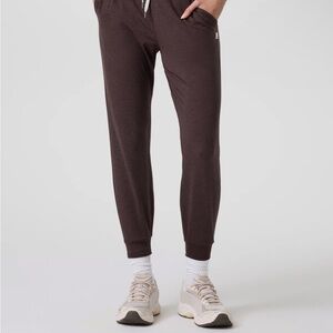Vuori Women’s Plum Joggers